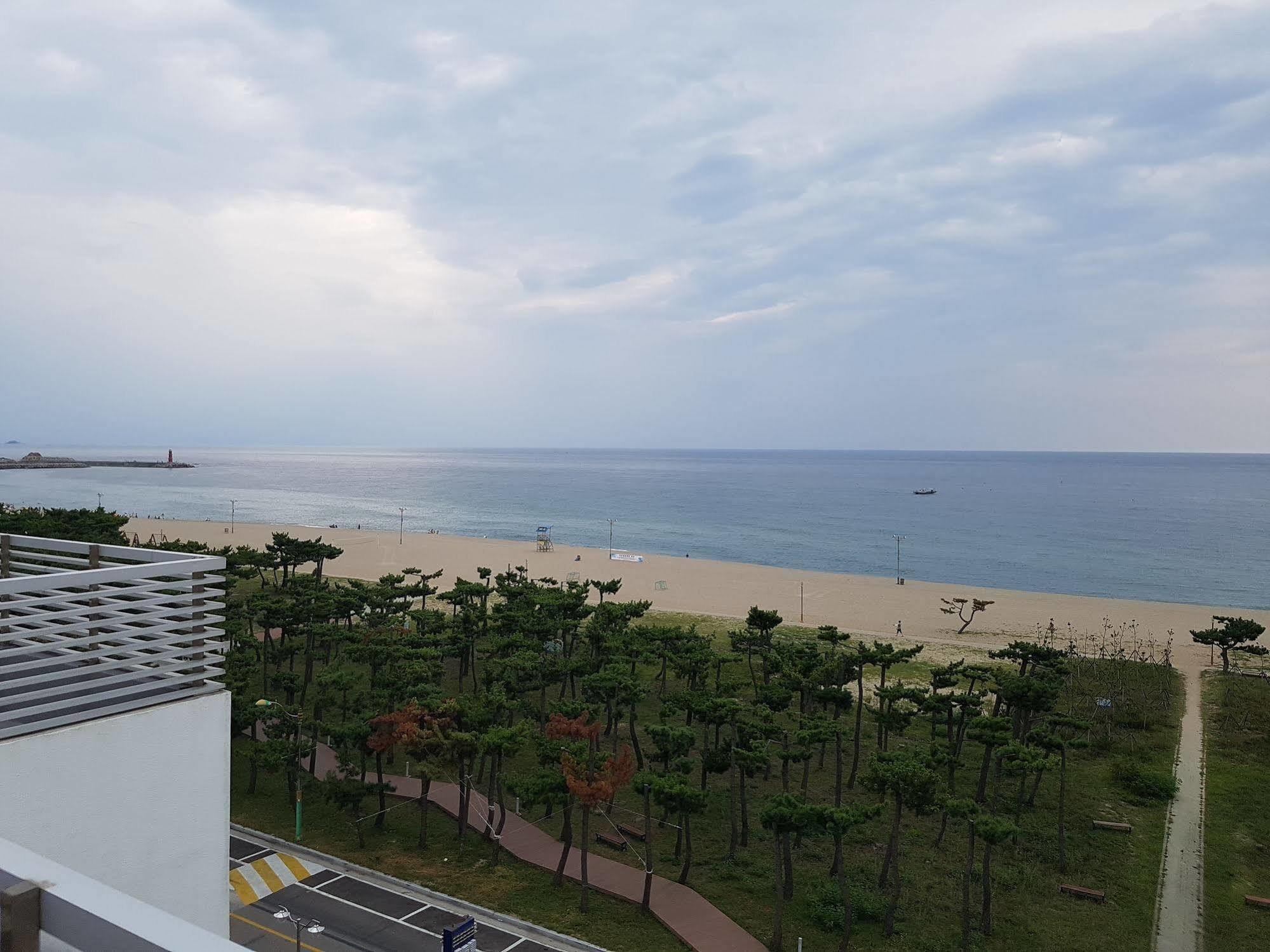 Pine Beach Янъян Экстерьер фото